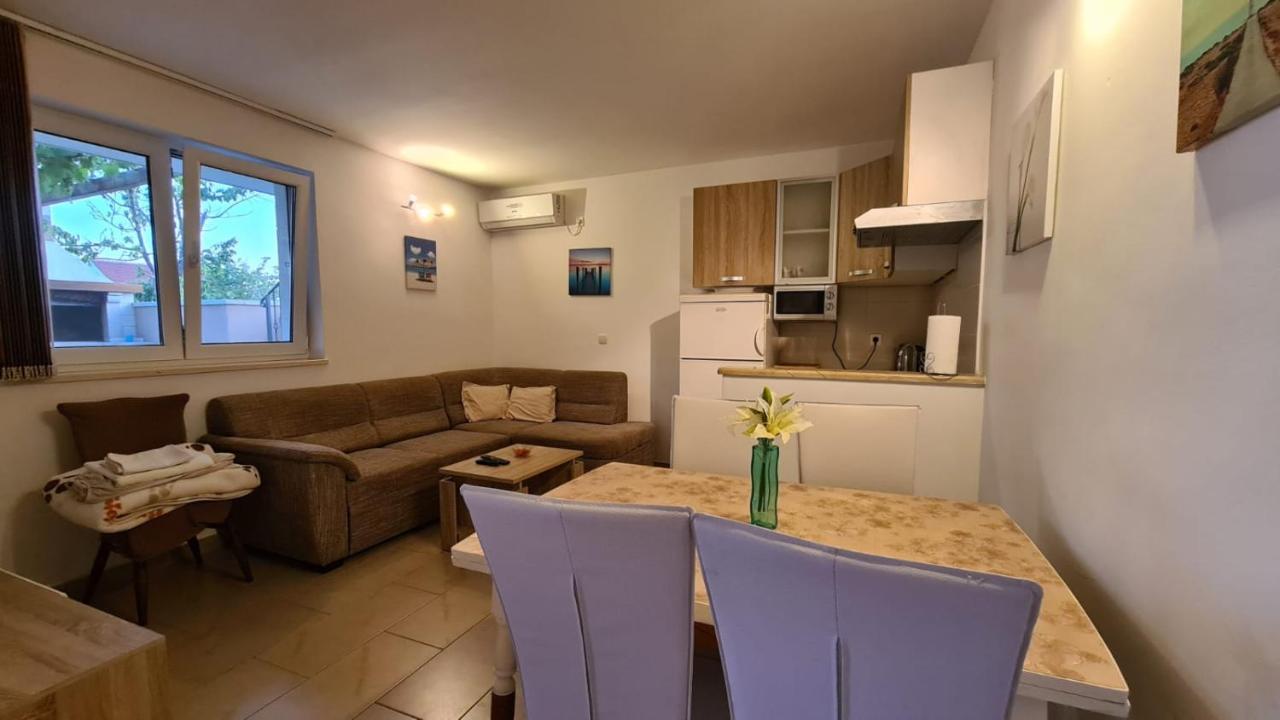 Apartments Pavlinovic Kaštela Zewnętrze zdjęcie